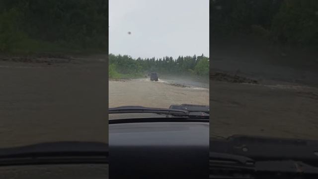 Перевал Дятлова , переправа через реку.