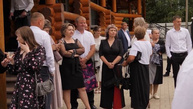 Пранк с гостями на свадьбе. 
Свадьба 150 гостей, видео показали в конце-понравилось всем.