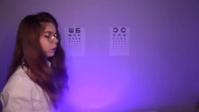 АСМР окулист проверка при помощи таблиц