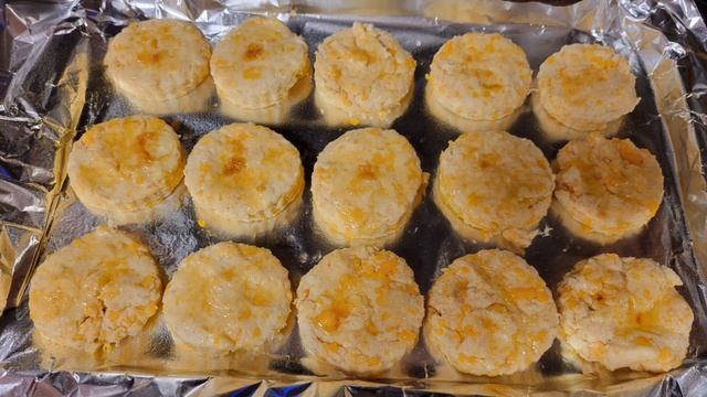 Copycat Cheddar and Garlic Biscuits