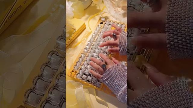 Ins_1438141772