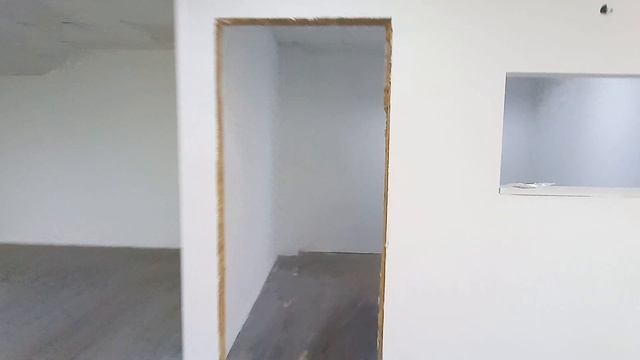 51111084