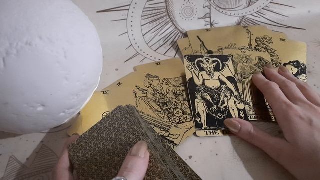 КАКАЯ МЫСЛЬ НЕ ДАЕТ ЕМУ ПОКОЯ❓️💥РАСКЛАД ТАРО