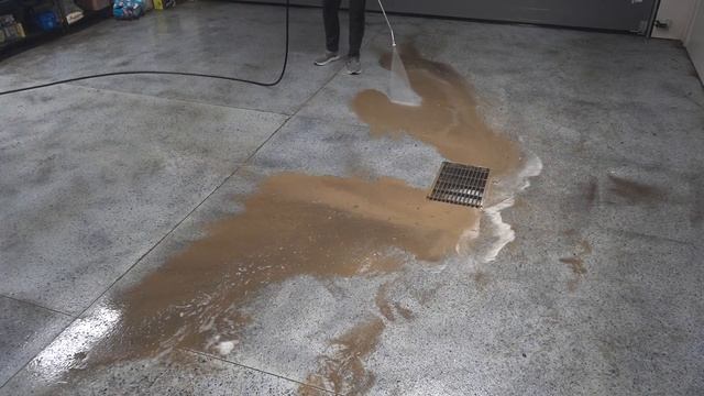 MUDDY Garage Floor and Floor Mat Cleaning! | Satisfying Car Detailing | The Detail Geek 2