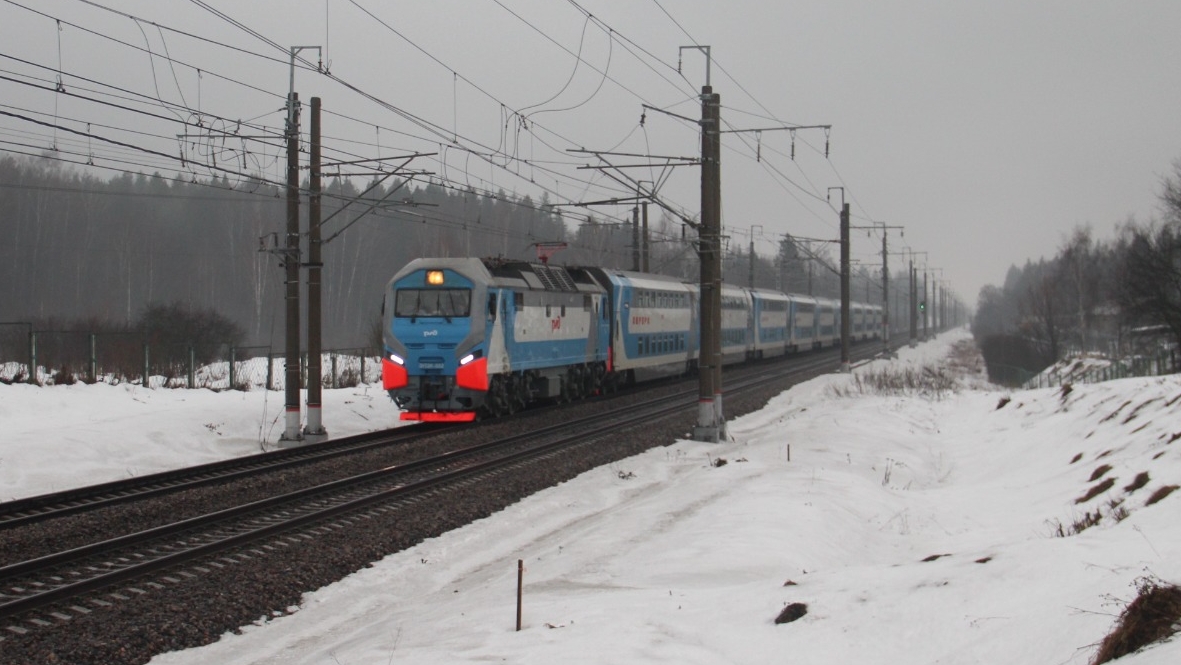 ЭП2К-502 с пассажирским поездом №742 „Аврора" проследует перегон Подсолнечная-Клин.