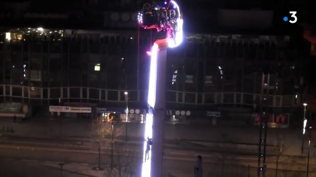 Rennes : le sauvetage spectaculaire de la fête foraine en images