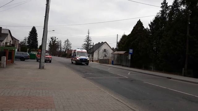 [FIAMM] [NA BŁYSKACH] Przejazd Karetki "P" + wjazd 309[O]77 SLRt Nissan na plac OSP