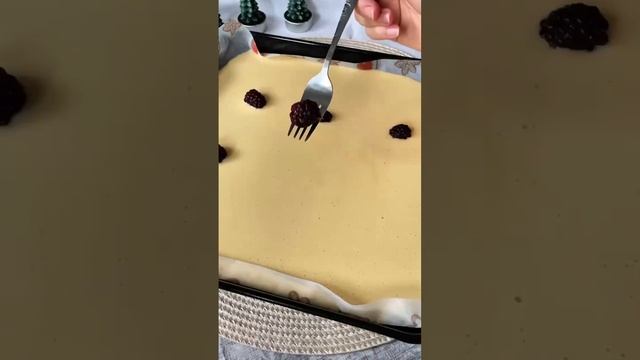 Ароматный и вкусный пирог с творогом и ягодами