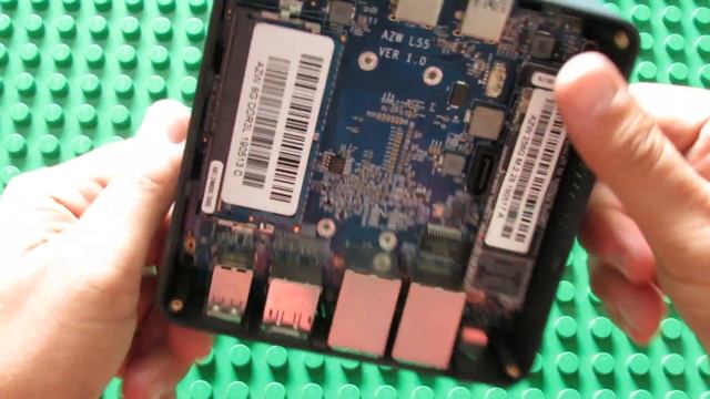 A look Inside of Beelink L55 8GB DDR3L 256GB SSD Mini PC