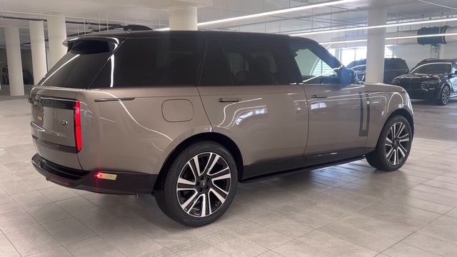 2023 Range Rover LWB V6 Lantau Bronze