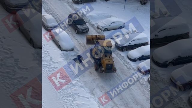 В ХМАО мигрант бросил спецтехнику посреди дороги, чтобы совершить намаз !!!