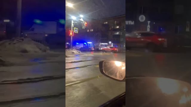 На перекрестке улиц Гагарина и Можайского машина скорой помощи попала в ДТП.