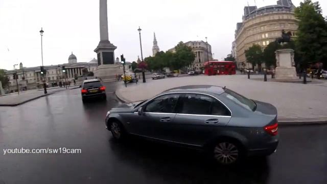 Red light pillock (motorist edition, Trafalgar Square) OV12 HTE