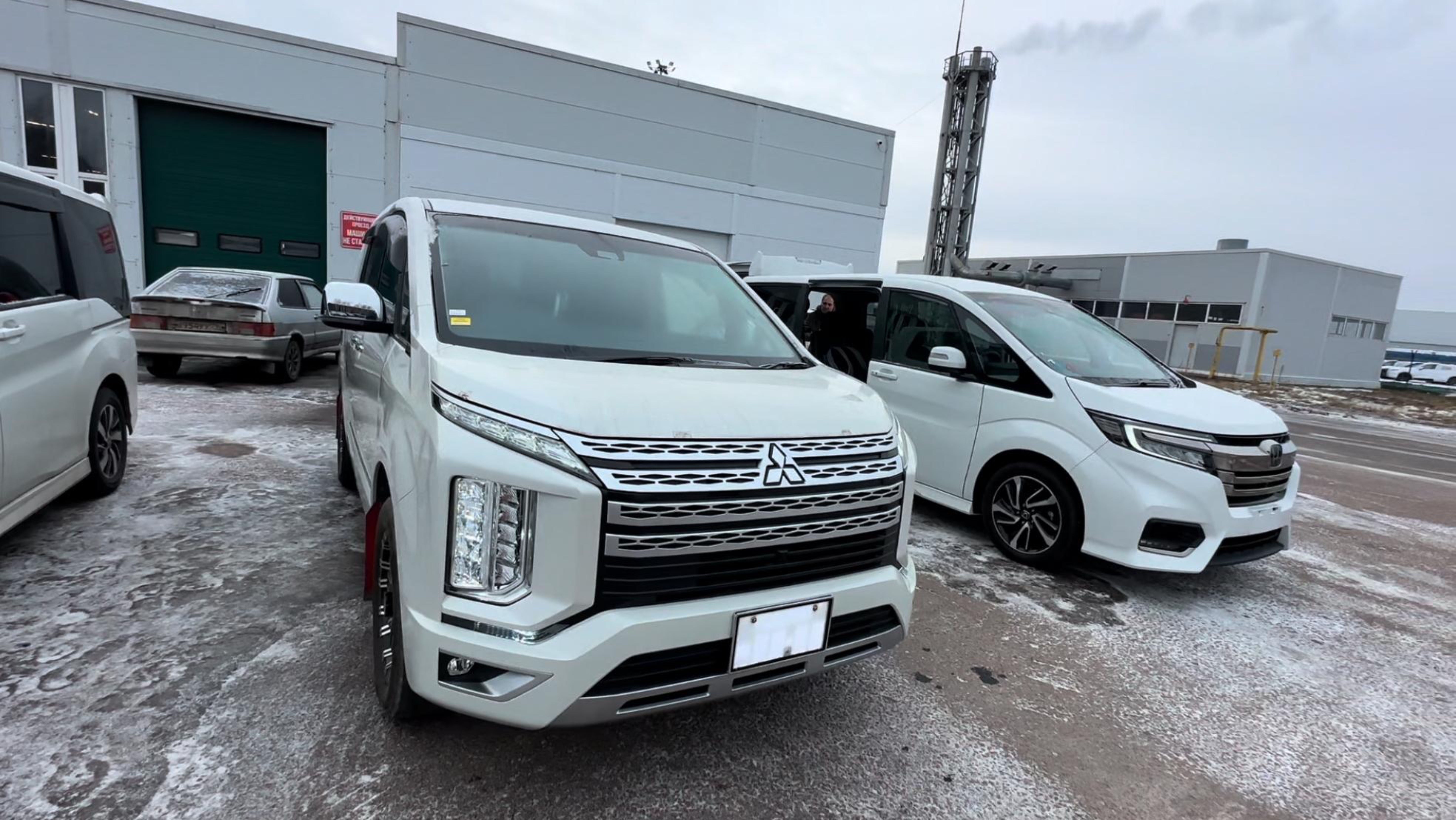 Получаем санкционный авто Mitsubishi Delica D5 CV1W с аукциона Японии в Москве