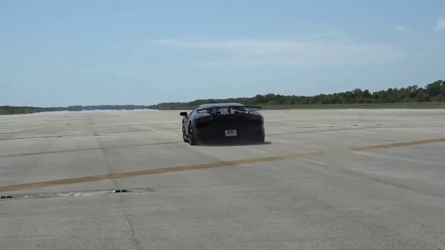 Lamborghini Aventador SVJ - Interior, Exterior and on Road Performance