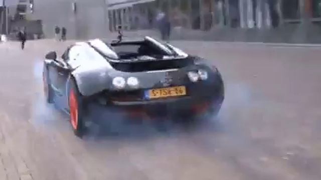 Accelerazione Bugatti veyron .da 0 a 100 in 2.2 secondi