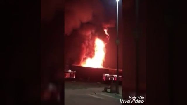 IMPACTANTE"Ferrari Land se incendia"