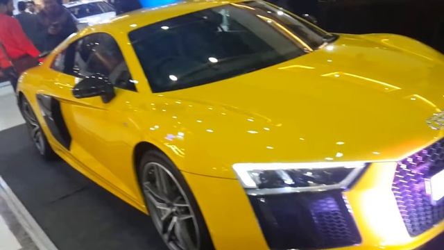 Audi R8 yellow color