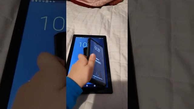 Tablet selecline qullive Huawei p30 lite. The alarm clock rings incoming