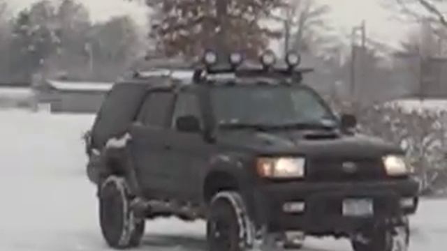 4x4 VW Beetle in the snow