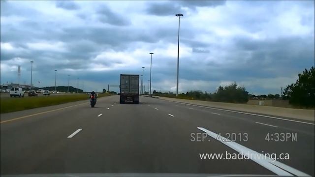 Bad Driving of the GTA  -  Sept. 04, 2013 - Motorcycle Superman Style