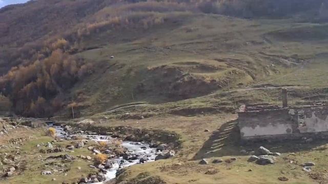 Ushguli Georgien mit dem Kurzhauber LKW