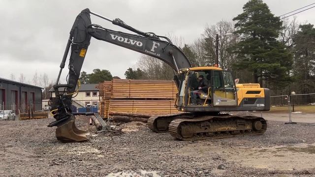 Köp - Grävmaskin Volvo EC220DL