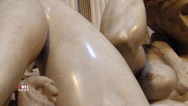 Ночь. Мраморная скульптура Микеланджело Буонарроти.