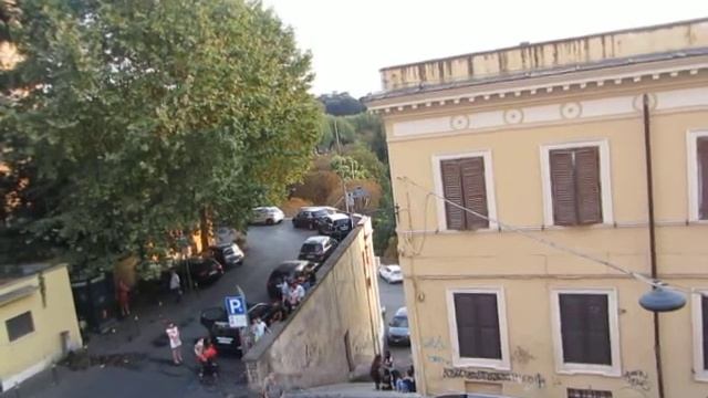 PARERIA , SEMBRERIA, ME DICHENO che a Frascati la  POLIZIA LOCALE.....