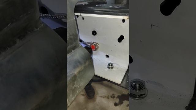 Как правильно заклепать раму на Газели одному/ Пакистантрак не смотреть!