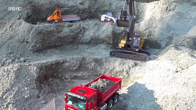 UNIQUE RC CONSTRUCTION MACHINES IN MOTION// LIEBHERR// MB ACTROS HALFPIPE TIPPER// RC VOLVO EC 160