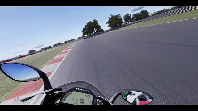 BMW HP2 SPORT - FULL RACE POV - DONINGTON PARK - RIDE 5