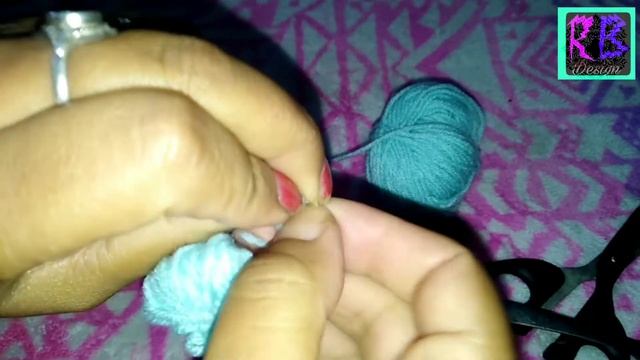 How to make pom poms( mini pom poms using fork)