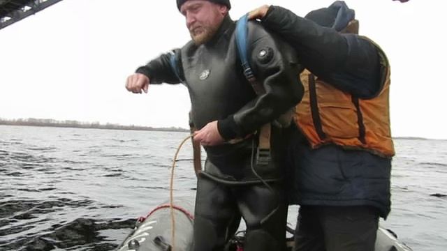 Водолазы РЖД на реке Волга у города Октябрьск