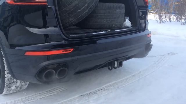 Feature Walk-around on 2016 Cayenne Turbo from Porsche Centre Edmonton