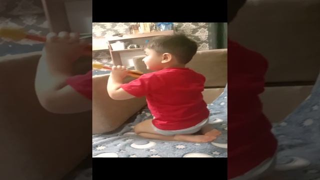 я играю с племянником