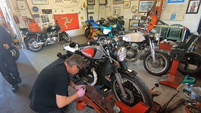 Mini Service on Honda CX500 By Ian Kelsey Part 2