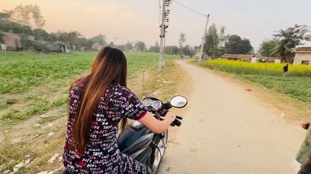 Ek Ladki ki Bike band hui & pura gaon chala aya 😭 Kya Kaka Mujhe Pehchan payenge?🥺 Bindass Kavya