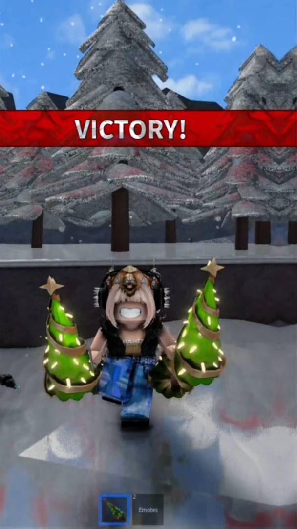 MM2 МАРДЕР РАЗДАËТ ËЛКИ 🤣🤣🤣 #shorts