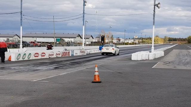 R3 1/4 mile 13.65@96mph VS Mercedes AMG C63