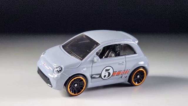 Hot Wheels Mainline Review | Fiat 500e | 2024 Compact Kings