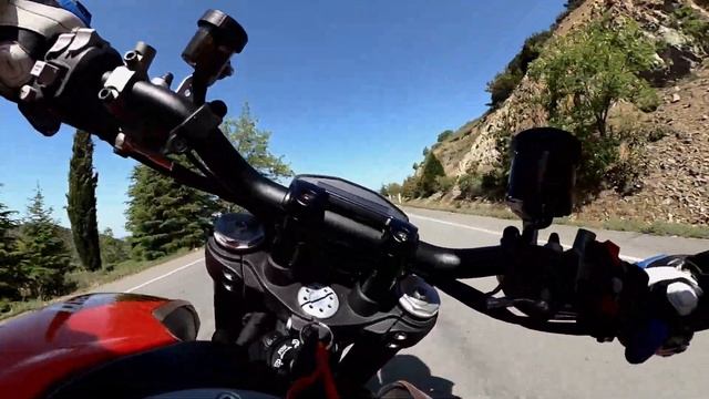 Hypermotard 950 On board gameplay with R1