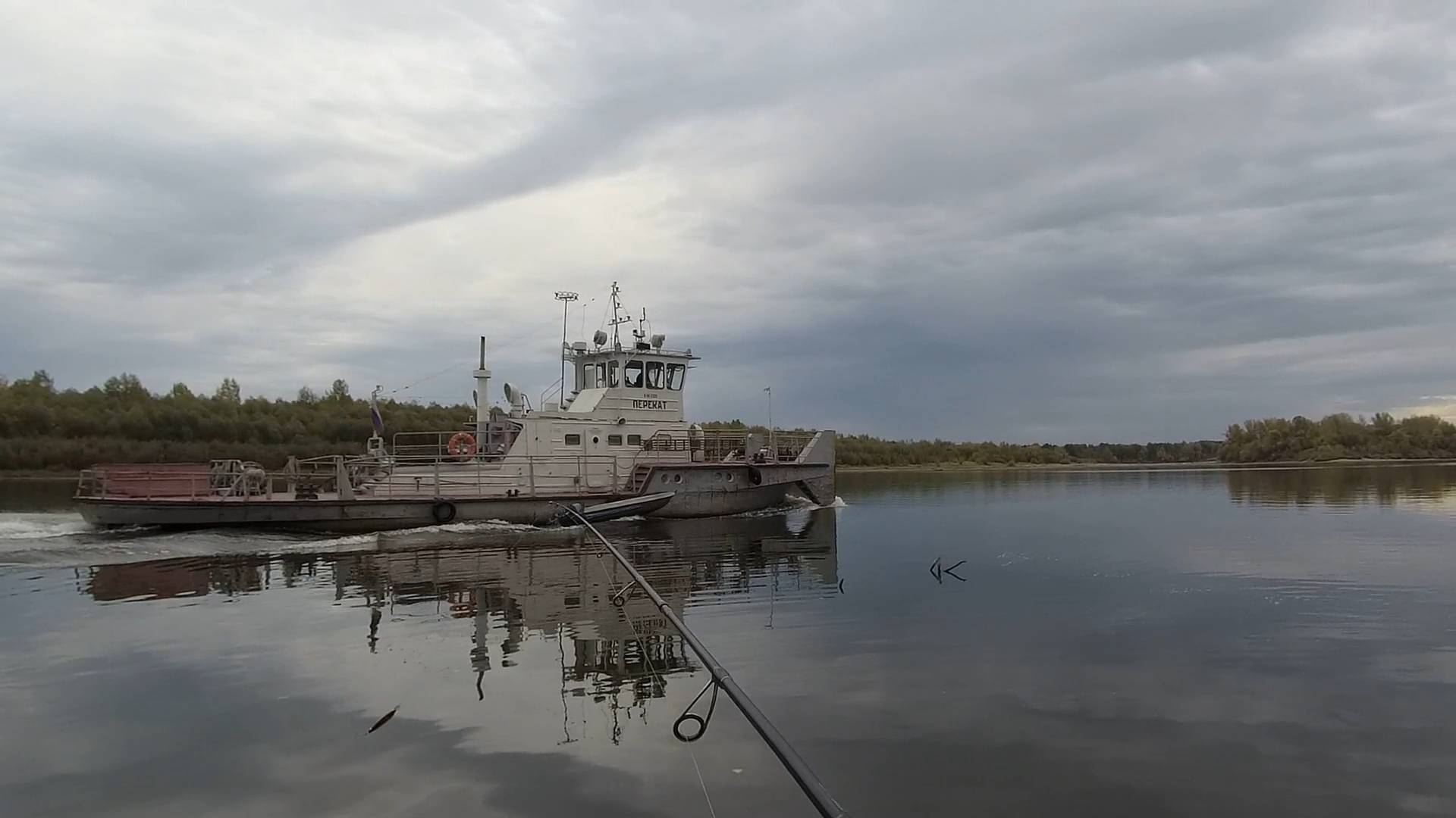Есть ещё в реке нормальная рыба, осенняя Вятка.