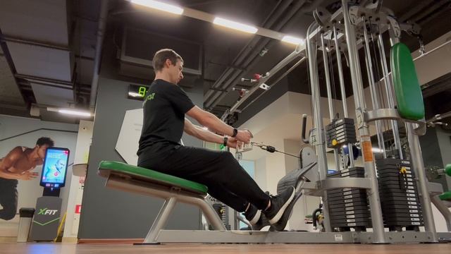Горизонтальная тяга на блоке двумя руками (Seated Cable Row)