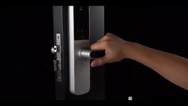 Smart door lock with Tuya App