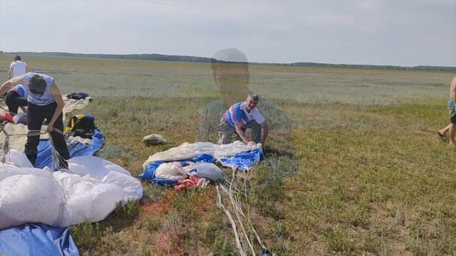 Показательные прыжки с парашютом. Королева спорта. Оконешниково-2023.