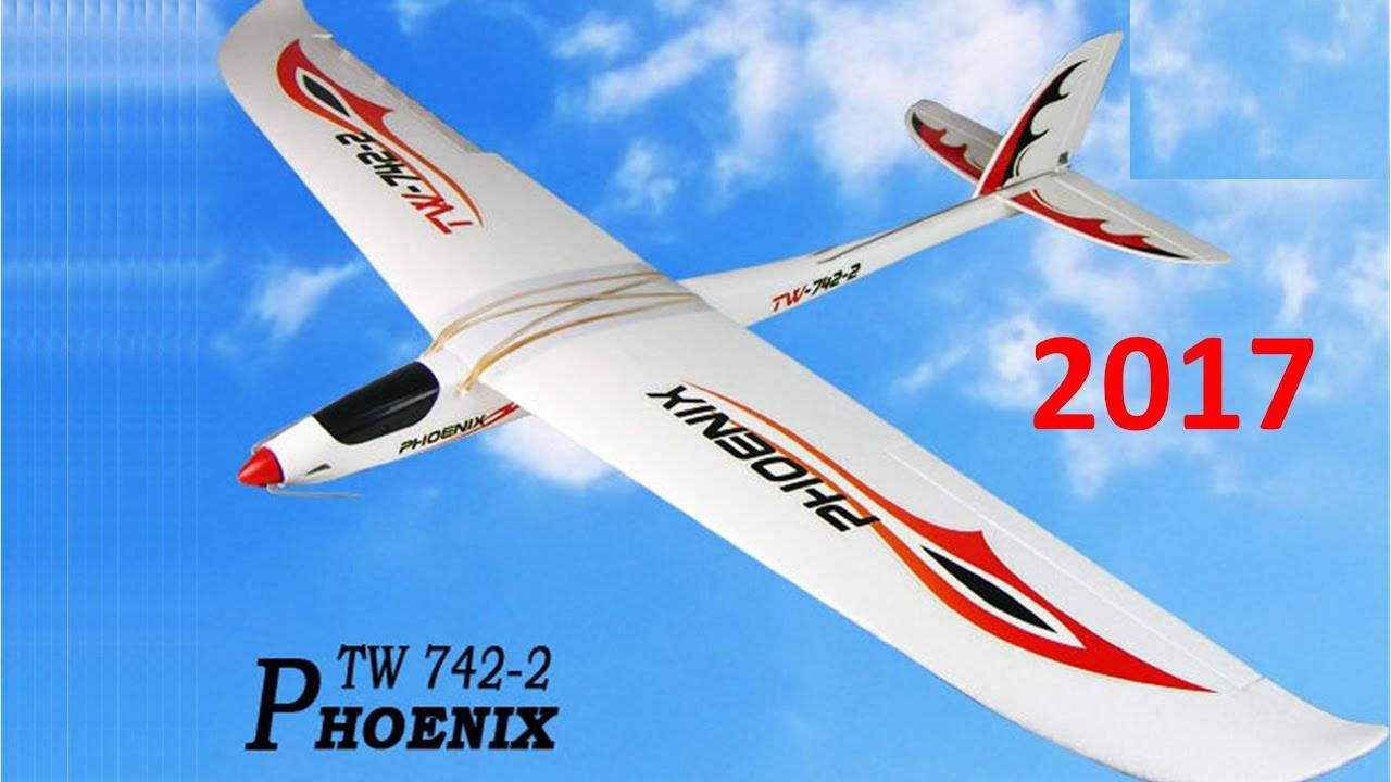 Запуск радиоуправляемой модели самолета Phoenix TW-742-2 под Лучегорском, пилот Панченко Сергей