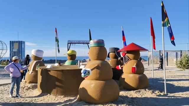 На Саммит БРИКС в Анапе собрались Песковики