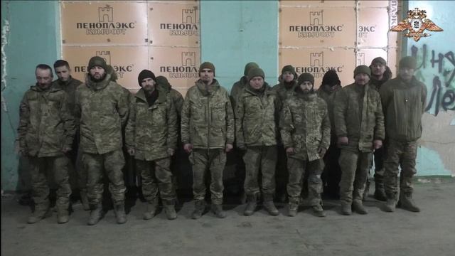 Целый взвод украинских военных сдался в плен во время боев за промзону Курахово.