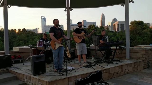 Live at Hickory Tavern - Wonderwall (cover)